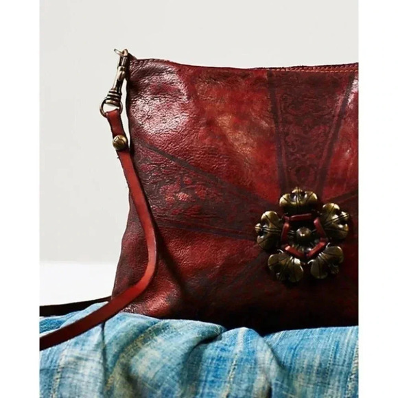 Free People x Campomaggi Arrow Rose Leather Crossbody - Picture 8 of 16